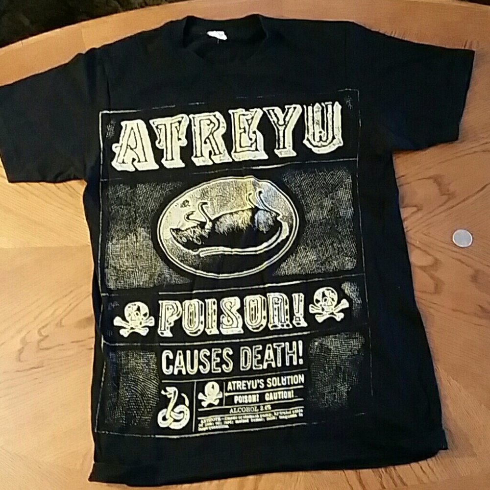 Atreyu mens slim fit small shirt